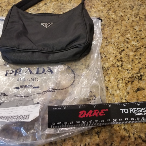 Authentic Prada black Re-Nylon Re-Edition 2000 - Picture 5 of 9